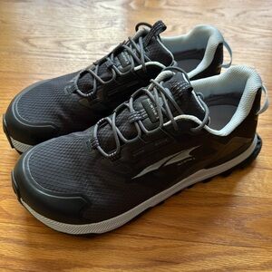 EUC Women’s Altra Lone Peak ALL-WTHR 2 Size 9.